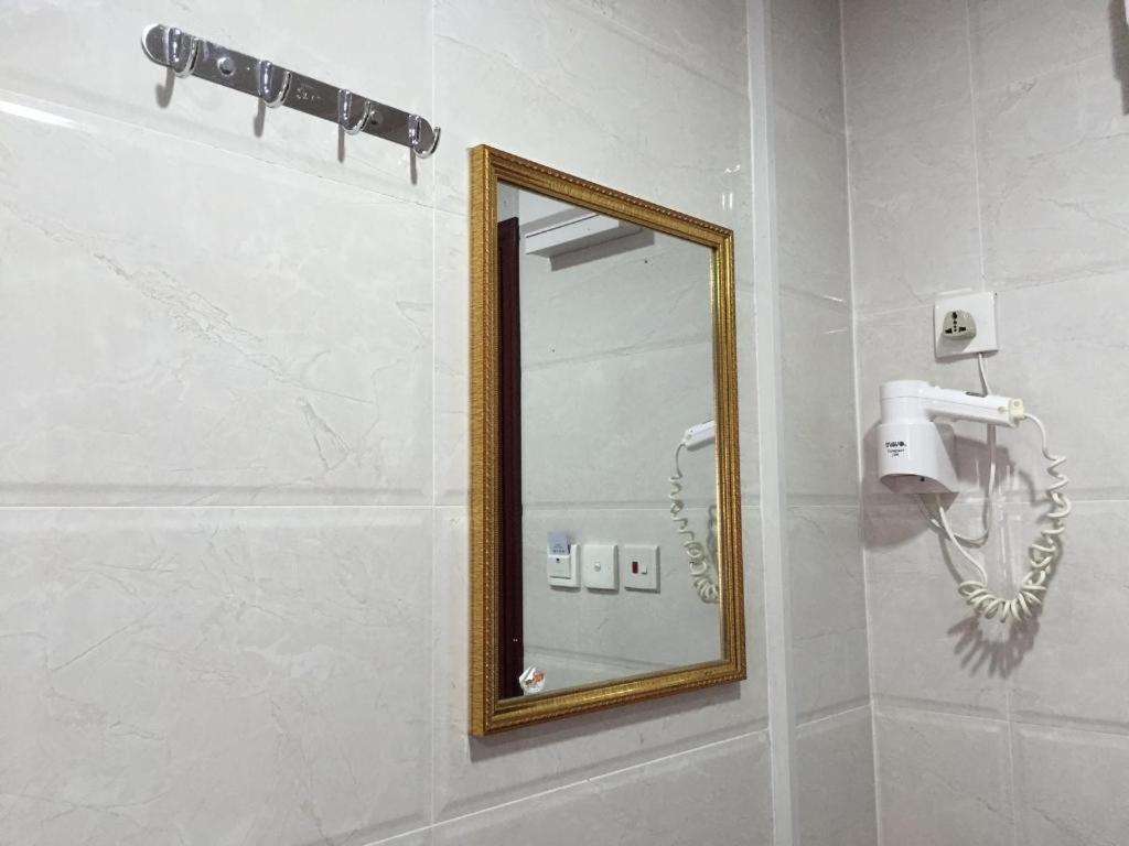 Kabayan Hostel Хонконг Екстериор снимка