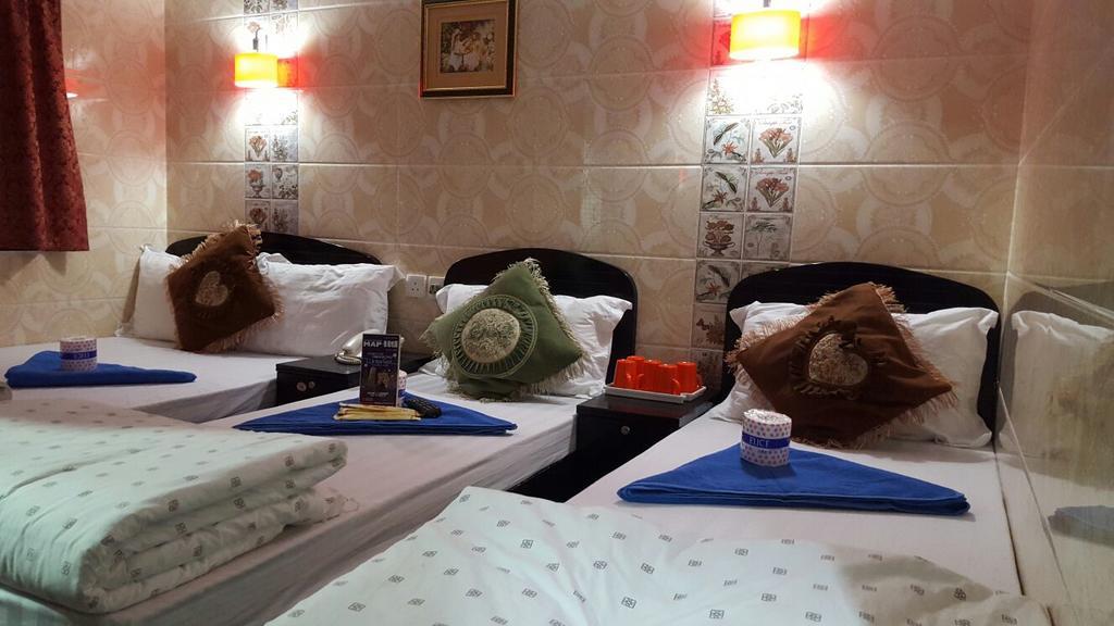 Kabayan Hostel Хонконг Екстериор снимка